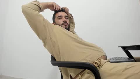 Snapshot of big_dad69 chatting on 09/24/25, 02:37 Tommy online show from 09/24/25, 02:37