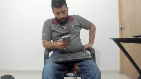 Tommy online show from 11/19/25, 01:44