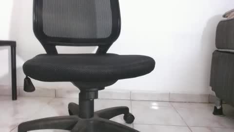 Snapshot of big_masterr chatting on 10/27/25, 05:00 big_masterr online show from 10/27/25, 05:00