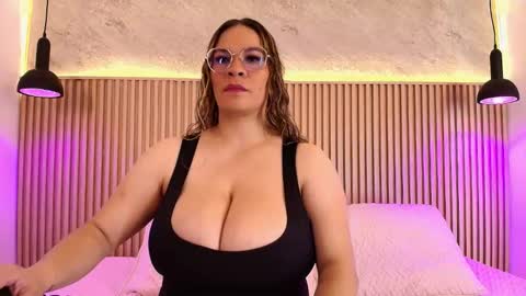 Tell me Sophia  online show from 10/15/25, 04:51