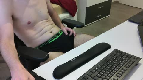 Snapshot of big_tobi_1 chatting on 04/14/26, 05:57 big_tobi_1 online show from 04/14/26, 05:57