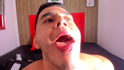 Snapshot of big_tylerr chatting on 10/15/25, 08:31 Tylerr online show from 10/15/25, 08:31