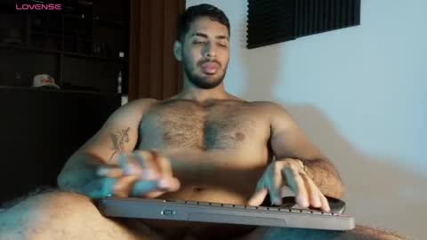 Snapshot of big_versxxx chatting on 05/18/26, 01:39 Hot Versx online show from 05/18/26, 01:39