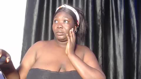 Snapshot of bigass_chocolate chatting on 10/09/25, 07:12 bella online show from 10/09/25, 07:12