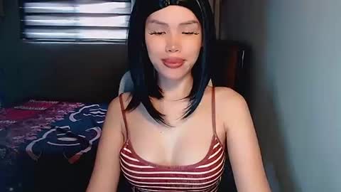 Mia online show from 07/07/26, 01:19