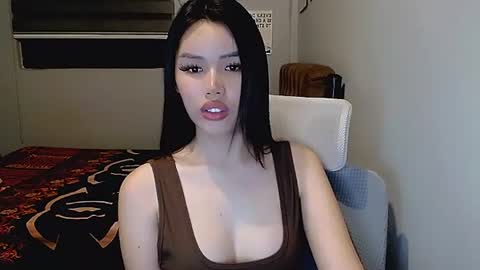 Mia online show from 07/07/26, 11:47