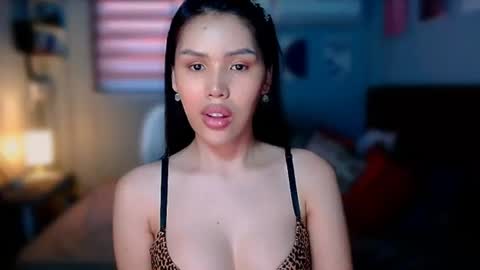 Mia online show from 07/20/26, 04:05