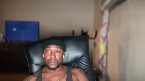 Snapshot of bigbackwoodcali chatting on 02/17/25, 08:30 bigbackwoodcali online show from 02/17/25, 08:30