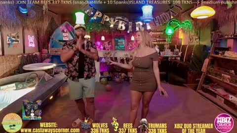 Snapshot of bigbananamilfshake chatting on 01/06/25, 04:58 Mya and Angelo online show from 01/06/25, 04:58