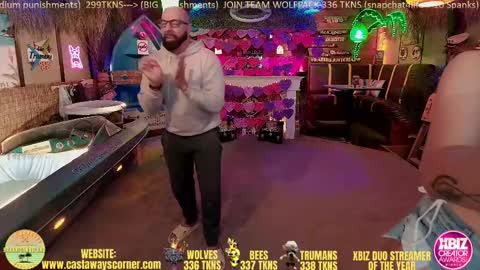 Snapshot of bigbananamilfshake chatting on 02/24/25, 04:38 Mya and Angelo online show from 02/24/25, 04:38