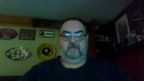 Snapshot of bigbear1971 chatting on 12/14/24, 04:42 bigbear1971 online show from 12/14/24, 04:42