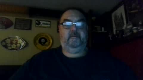Snapshot of bigbear1971 chatting on 12/16/24, 03:43 bigbear1971 online show from 12/16/24, 03:43