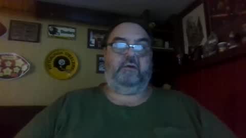 Snapshot of bigbear1971 chatting on 12/31/24, 06:13 bigbear1971 online show from 12/31/24, 06:13