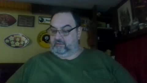 Snapshot of bigbear1971 chatting on 01/01/25, 04:50 bigbear1971 online show from 01/01/25, 04:50