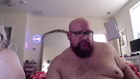 Snapshot of bigbear4cuddles chatting on 04/16/26, 11:07 BigBear4Cuddles online show from 04/16/26, 11:07