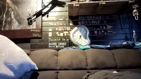 Stevie Snow online show from 10/18/25, 02:14