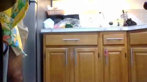 Snapshot of bigbee198825 chatting on 11/04/25, 04:17 bigbee198825 online show from 11/04/25, 04:17