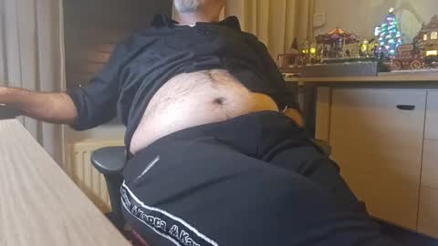 bigbibear88 online show from 12/24/24, 07:44