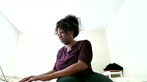 Snapshot of bigboobs_bouncin chatting on 04/10/26, 12:10 Ashley online show from 04/10/26, 12:10