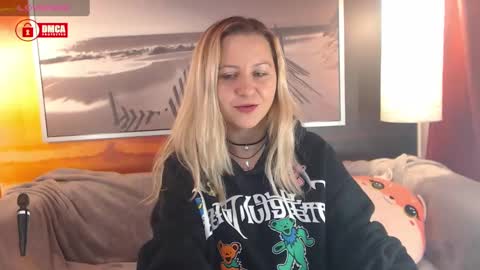 Snapshot of bigboobsarri chatting on 12/19/24, 10:42 BigBoobsArri online show from 12/19/24, 10:42