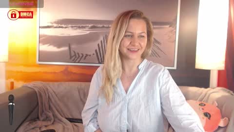 Snapshot of bigboobsarri chatting on 01/09/25, 12:14 BigBoobsArri online show from 01/09/25, 12:14