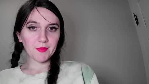 Isabella online show from 01/19/25, 10:17