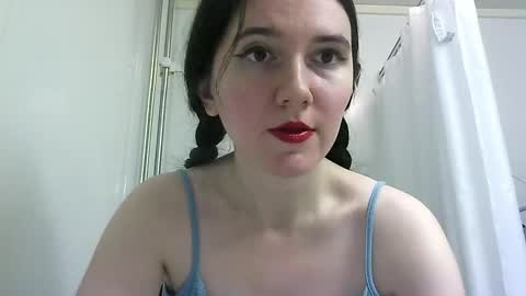 Isabella online show from 10/08/25, 08:28