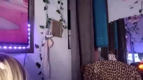 bigbootyslut04 online show from 09/13/25, 03:50