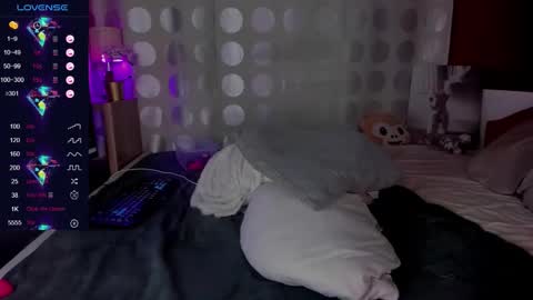 Snapshot of bigbuttmyra chatting on 11/28/25, 07:00 BigButtMyra BBC RIDER QUEEN online show from 11/28/25, 07:00