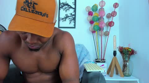 sexy muscle online show from 01/12/25, 03:39