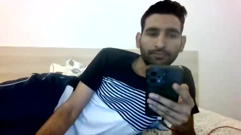 Snapshot of bigcockboy2580 chatting on 10/19/25, 03:40 akash online show from 10/19/25, 03:40