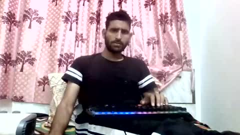 akash online show from 12/15/25, 09:35