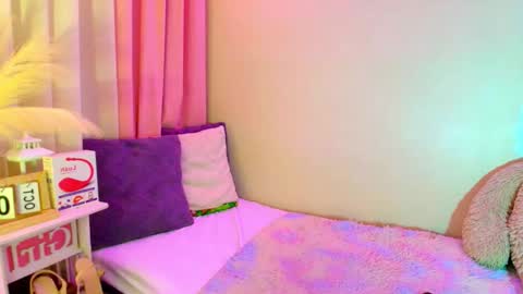 HOLLY online show from 10/01/25, 12:22