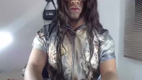 Snapshot of bigcrisblack chatting on 10/15/25, 08:47 cristina online show from 10/15/25, 08:47