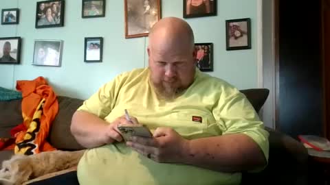 Snapshot of bigcummer4u803 chatting on 03/05/25, 04:02 Tiny online show from 03/05/25, 04:02