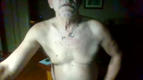 bigdeer58191747802843 online show from 02/22/25, 08:18