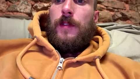 Snapshot of bigdick686268 chatting on 10/11/25, 10:52 Pac Man Sex online show from 10/11/25, 10:52