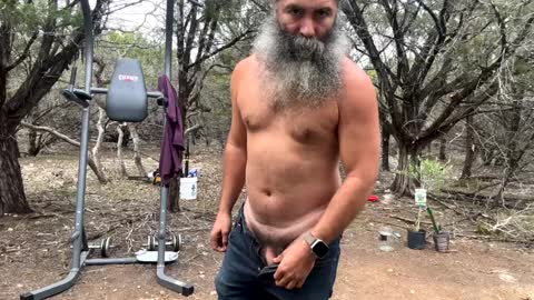 Snapshot of bigdickedbi chatting on 12/25/24, 07:56 Bearded Dad online show from 12/25/24, 07:56