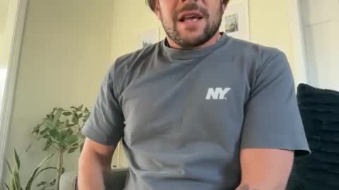 Snapshot of bigdmatty31 chatting on 11/23/25, 01:33 bigdmatty31 online show from 11/23/25, 01:33