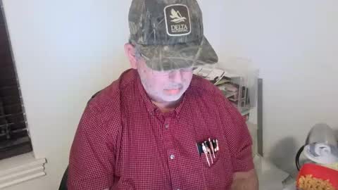 Snapshot of bigdylan17 chatting on 01/25/25, 03:30 Dylan 56 Taleah 53 online show from 01/25/25, 03:30