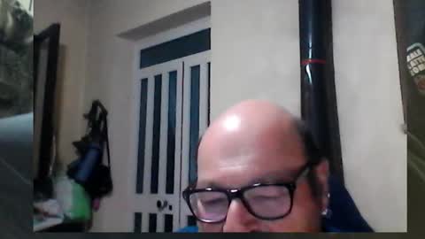 Snapshot of bigfish22222 chatting on 10/27/25, 06:23 bigfish22222 online show from 10/27/25, 06:23