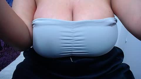  Sunny   online show from 06/13/26, 03:04