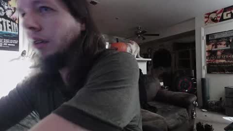 biggerisbetter21 online show from 10/31/25, 11:11