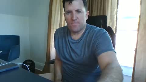 Snapshot of biggestballsonchatu chatting on 11/04/25, 08:30 BiggestBallsOnChatr online show from 11/04/25, 08:30