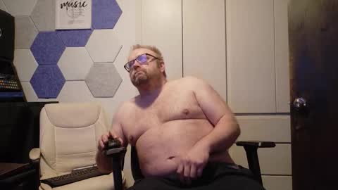 biggydee8989 online show from 02/15/26, 07:54