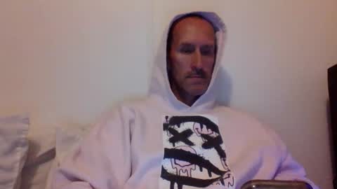 Snapshot of bighugemouthful chatting on 09/17/25, 01:51 Chaz online show from 09/17/25, 01:51