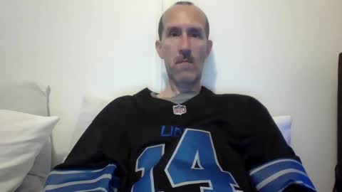 Snapshot of bighugemouthful chatting on 09/24/25, 01:53 Chaz online show from 09/24/25, 01:53