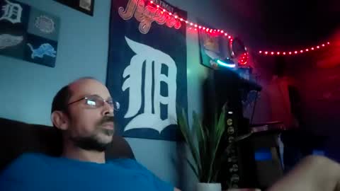 Snapshot of bigkandykane6969 chatting on 10/27/25, 04:38 bigkandykane6969 online show from 10/27/25, 04:38