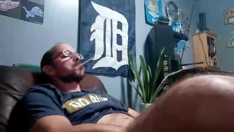 Snapshot of bigkandykane6969 chatting on 10/28/25, 03:21 bigkandykane6969 online show from 10/28/25, 03:21