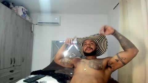 Snapshot of biglatino098 chatting on 06/11/26, 09:46 biglatino098 online show from 06/11/26, 09:46